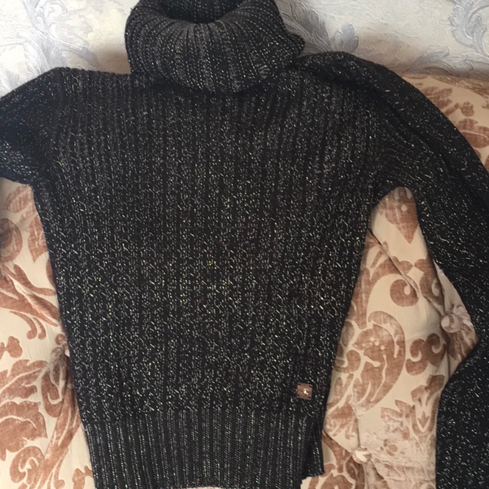 CHANEL sweater